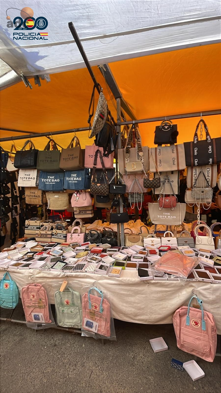 Diez arrestos en Los Cristianos por delitos de propiedad industrial